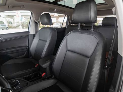 Used 2019 Volkswagen Tiguan SEL image 8