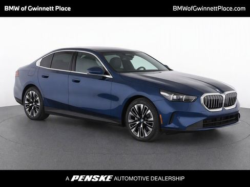 Used 2026 BMW 530i RWD image 1