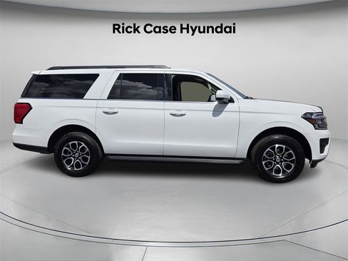Used 2024 Ford Expedition Max XLT image 4