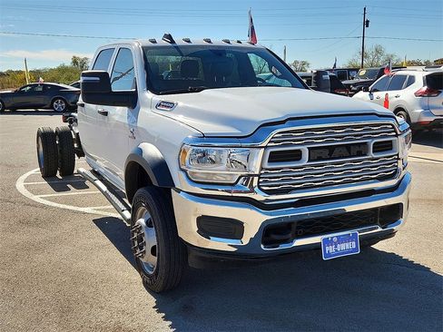 Used 2024 RAM 5500 Tradesman w/ Chrome Appearance Group image 6