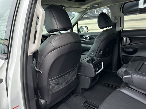 New 2026 Kia Carnival SX image 13