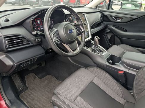 Used 2025 Subaru Outback Premium AWD/4WD image 13