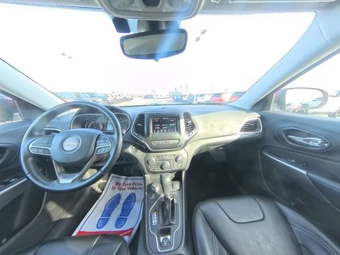 Used 2021 Jeep Cherokee Latitude Plus image 23