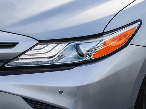 Certified 2020 Toyota Camry XSE image 5