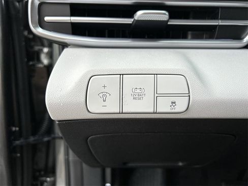 New 2025 Hyundai Elantra Limited image 26