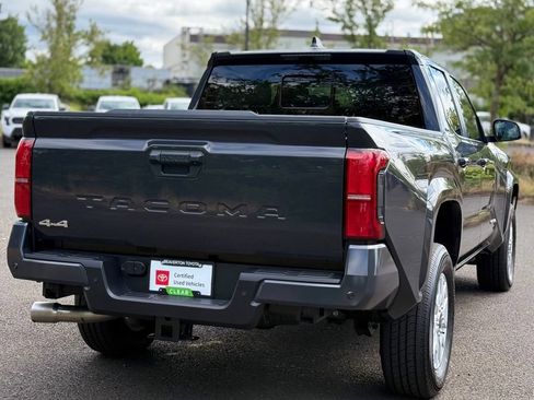 Certified 2025 Toyota Tacoma SR5 AWD/4WD image 5