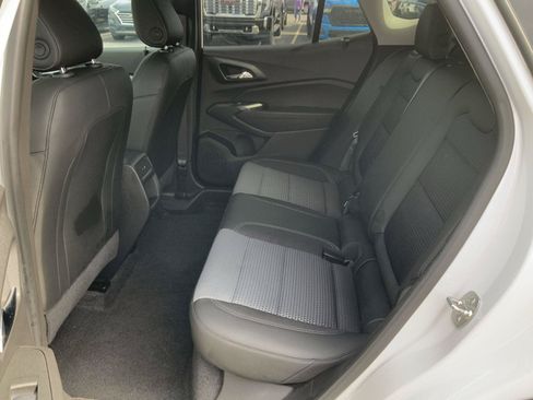 Used 2025 Chevrolet Trax LT w/ LT Convenience Package FWD image 43