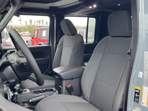 New 2026 Jeep Gladiator Sport image 15