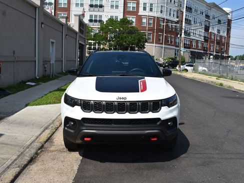 Used 2025 Jeep Compass Trailhawk AWD/4WD image 3