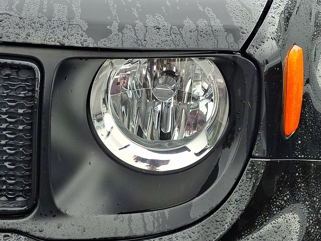 Used 2023 Jeep Renegade Altitude AWD/4WD image 4