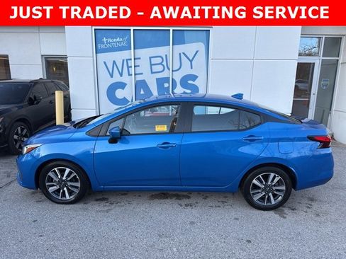 Used 2023 Nissan Versa SV image 4