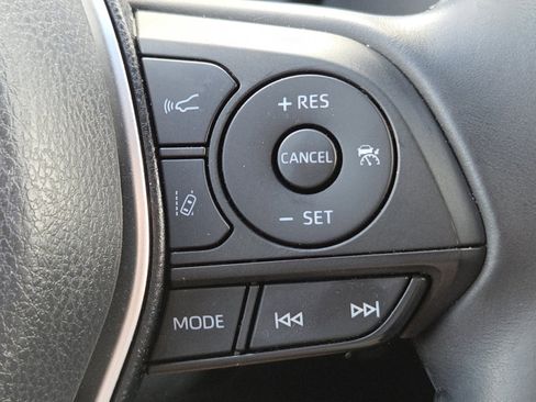Used 2021 Toyota Venza LE AWD/4WD image 9