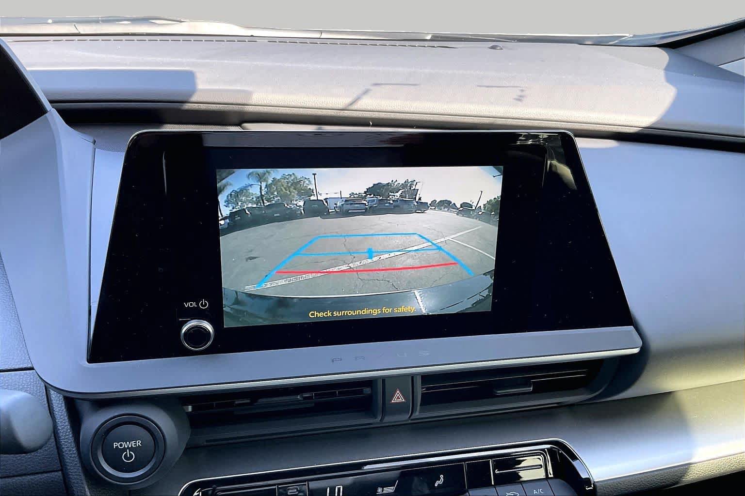 Certified 2025 Toyota Prius LE FWD image 25