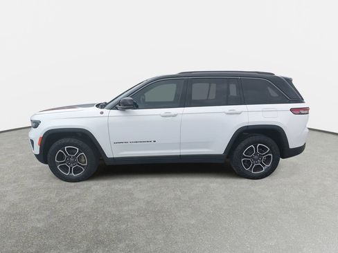 Used 2022 Jeep Grand Cherokee Trailhawk AWD/4WD image 8