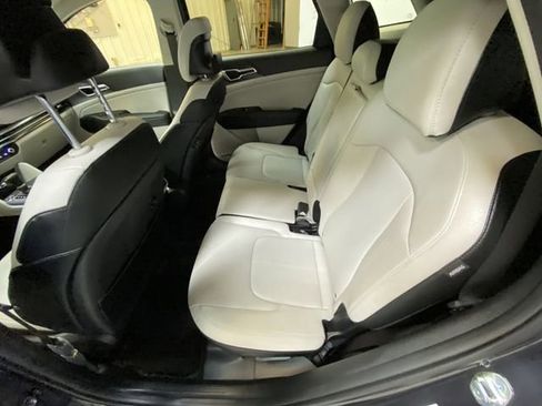 Used 2026 Kia Sportage EX FWD image 23