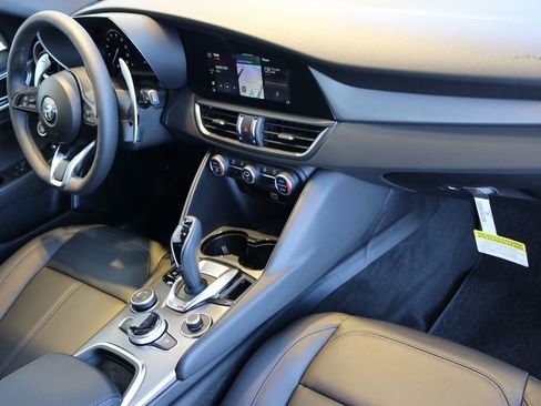 New 2025 Alfa Romeo Giulia w/ Driving Assist Package image 29