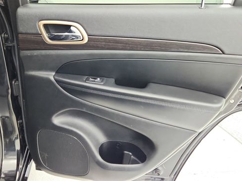 Used 2014 Jeep Grand Cherokee Altitude image 28