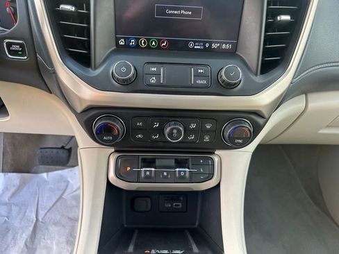 Used 2022 GMC Acadia Denali w/ Denali Ultimate Package image 18