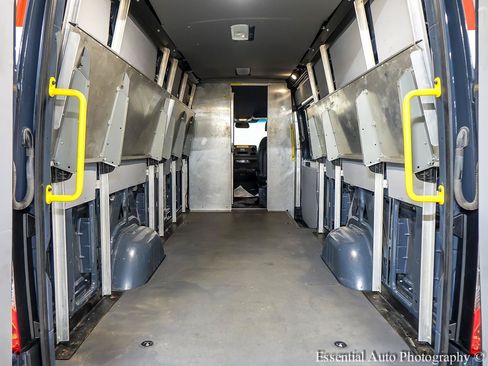 Used 2019 Mercedes-Benz Sprinter 170 image 14