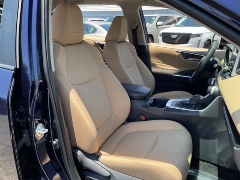 Used 2025 Toyota RAV4 XLE AWD/4WD image 21