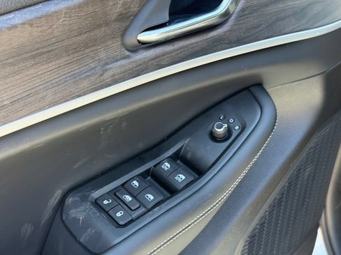 New 2026 Jeep Grand Cherokee Altitude AWD/4WD image 10
