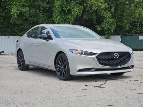 Used 2025 MAZDA MAZDA3 s FWD image 3