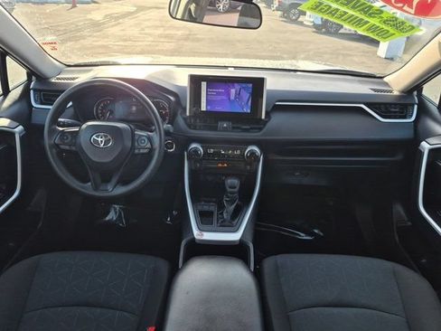 Used 2025 Toyota RAV4 XLE FWD image 15