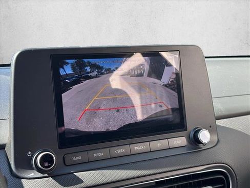 Used 2023 Hyundai Kona SE w/ Cargo Package image 13