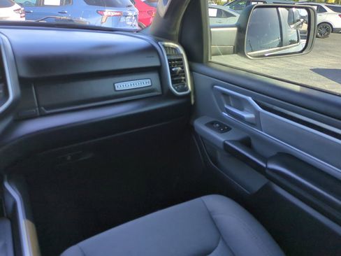 Used 2021 RAM 1500 Big Horn AWD/4WD image 17