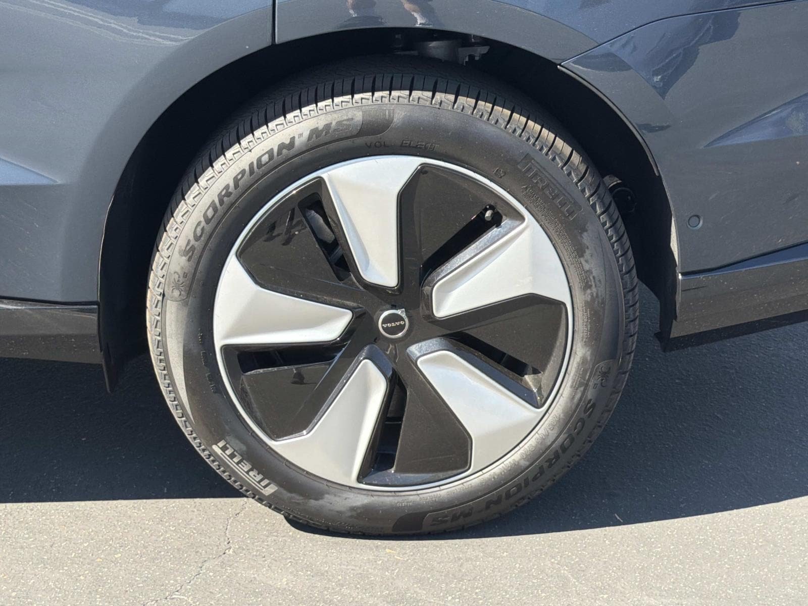 New 2026 Volvo EX90 Plus AWD/4WD image 24