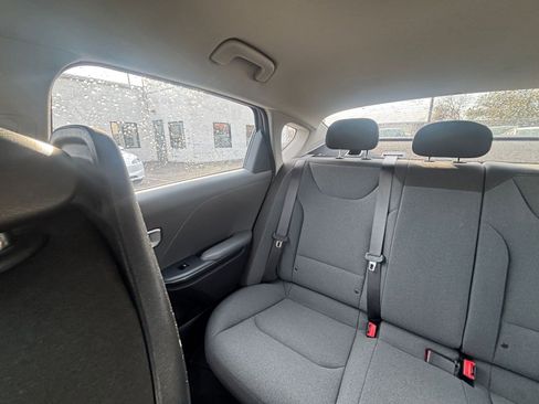 Used 2025 Kia K4 LXS image 40