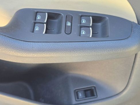 Used 2016 Volkswagen Jetta SE image 18