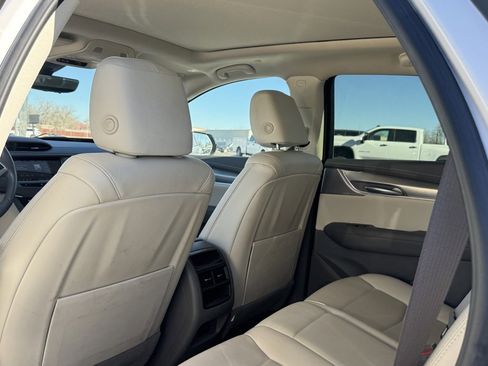 Used 2021 Cadillac XT5 Premium Luxury image 4