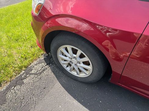 Used 2019 Chevrolet Sonic LT w/ Convenience Package image 8