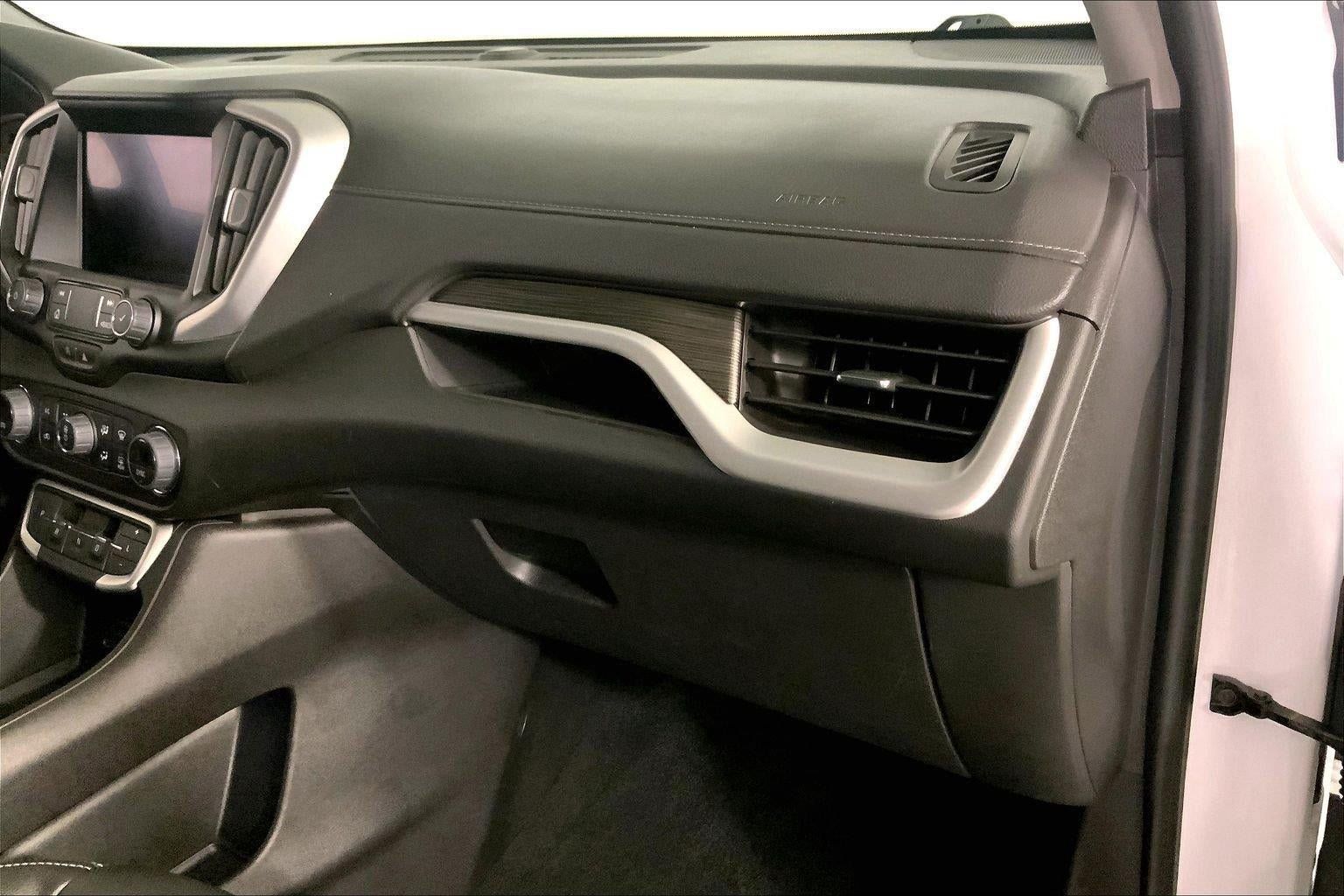 Used 2024 GMC Terrain SLT AWD/4WD image 16