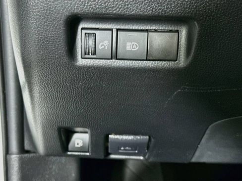 Certified 2022 Toyota RAV4 LE AWD/4WD image 18