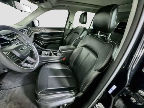 Used 2022 Jeep Grand Cherokee Limited 4xe w/ Luxury Tech Group II AWD/4WD image 13