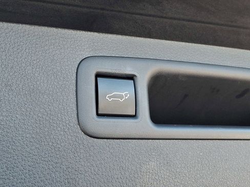 Used 2023 Toyota Highlander XLE w/ Protection Package #3 (TMS) AWD/4WD image 28