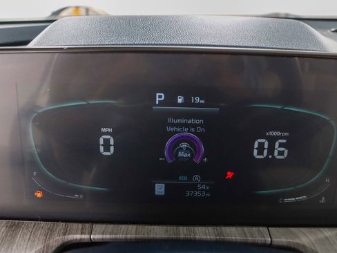 Used 2024 Kia Telluride EX w/ EX Captain's Chair Package image 15