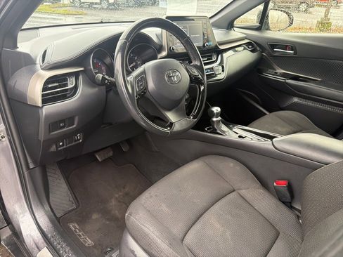Used 2019 Toyota C-HR XLE image 15