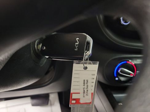 Used 2023 Kia Soul LX image 15