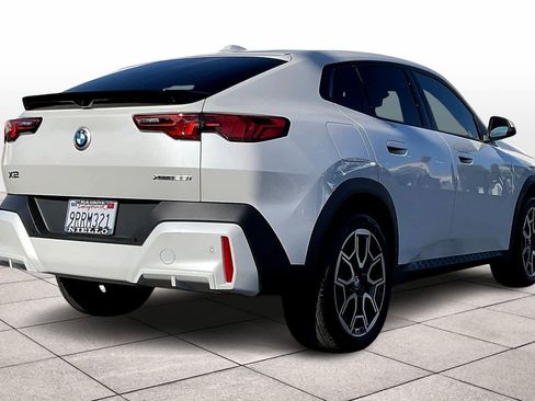 Used 2025 BMW X2 xDrive28i w/ Premium Package image 16