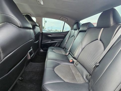 Used 2020 Toyota Camry SE FWD image 14