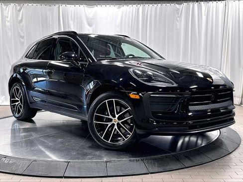 Used 2026 Porsche Macan AWD/4WD image 11