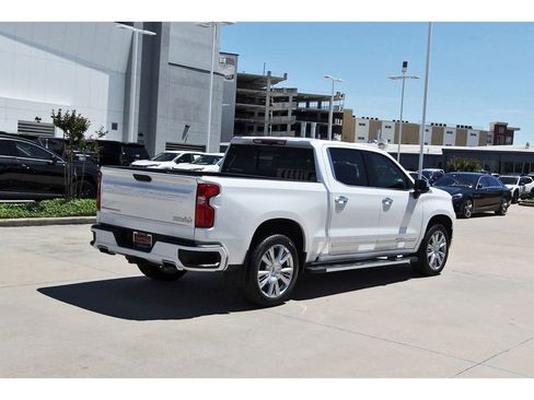 Used 2025 Chevrolet Silverado 1500 High Country w/ High Country Premium Package AWD/4WD image 5