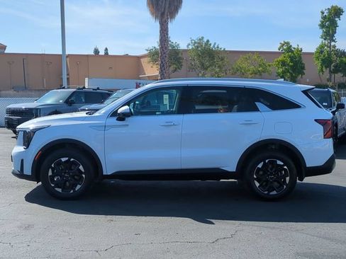 Certified 2025 Kia Sorento S AWD/4WD image 6