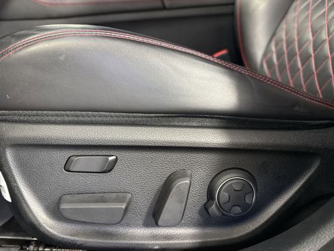 Used 2022 Genesis G70 3.3T w/ Sport Prestige Package image 20