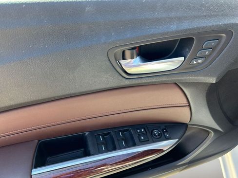 Used 2016 Acura TLX V6 w/ Technology Package FWD image 21