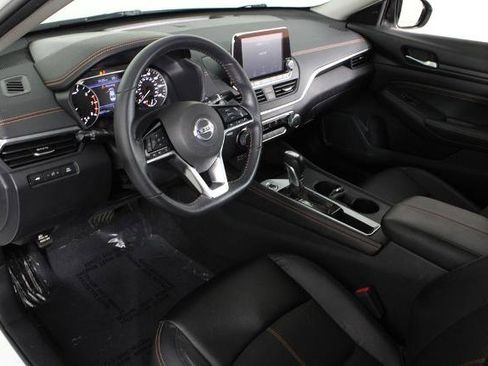 Certified 2020 Nissan Altima 2.5 SR w/ Premium Package image 14