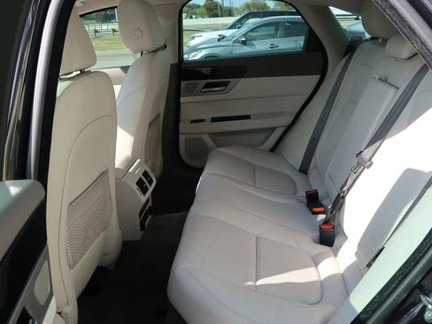 Used 2017 Jaguar XF Prestige image 20
